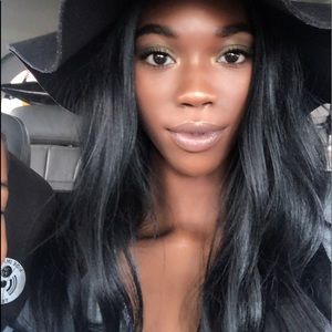 Meet your Posher, Aly